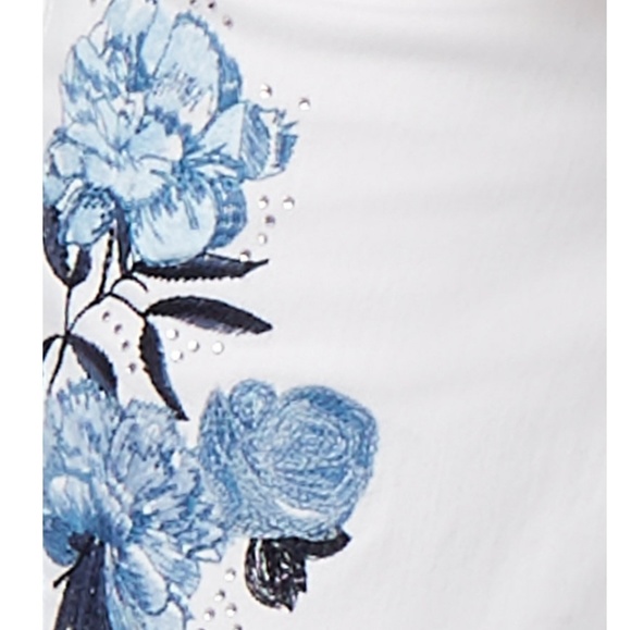 🎉HP🎉 INC Floral Embroidered Cropped Jeans - Picture 4 of 5